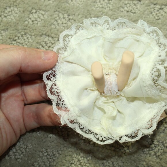 Vtg Cameo Kids Collection Miniature 2.75" Articulated Ceramic "Sydney" Doll - Picture 3 of 7